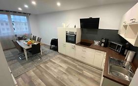 Apartment City Sued- 5 Zimmer_15 Personen _ Komplett_Eingerichtet