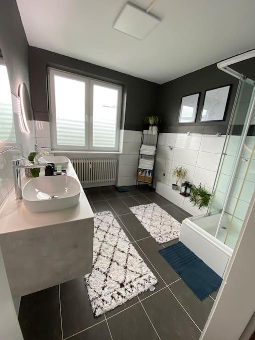 Apartment City Sued- 5 Zimmer_15 Personen _ Komplett_Eingerichtet Hambourg Extérieur photo